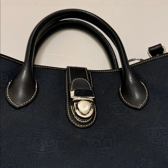 Dooney and Bourke bag - Picture 3 of 13